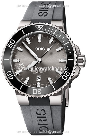01 733 7730 7153-07 4 24 63TEB Oris Aquis Date 43.5mm Mens Watch 1 01 733 7730 7153-07 4 24 63TEB Oris Aquis Date 43.5mm Mens Watch 1