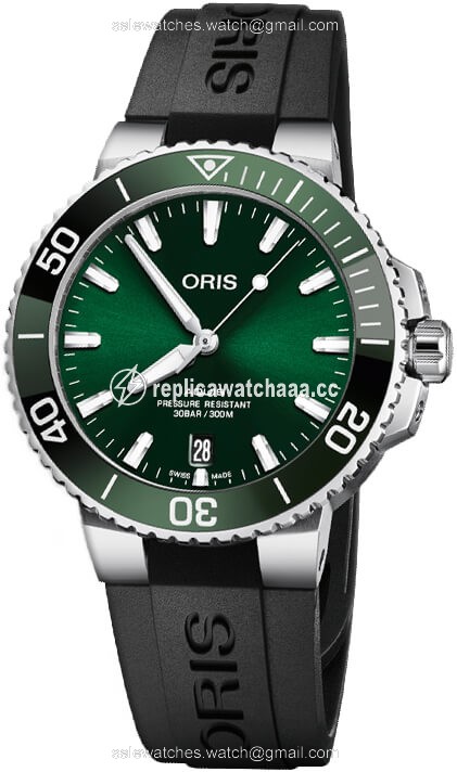 01 733 7732 4157-07 4 21 64FC Oris Aquis Date 39.5mm Mens Watch 1 01 733 7732 4157-07 4 21 64FC Oris Aquis Date 39.5mm Mens Watch 1