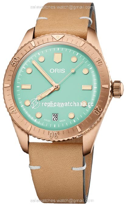 01 733 7771 3157-07 5 19 04BR Cotton Candy Green Oris Divers Sixty Five 38mm Midsize Watch 1 01 733 7771 3157-07 5 19 04BR Cotton Candy Green Oris Divers Sixty Five 38mm Midsize Watch 1