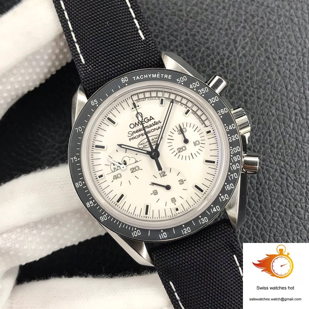 Omega Speedmaster Snoopy Award 311.32.42.30.04.003 OM Factory V2 White Dial 2 Omega Speedmaster Snoopy Award 311.32.42.30.04.003 OM Factory V2 White Dial 2