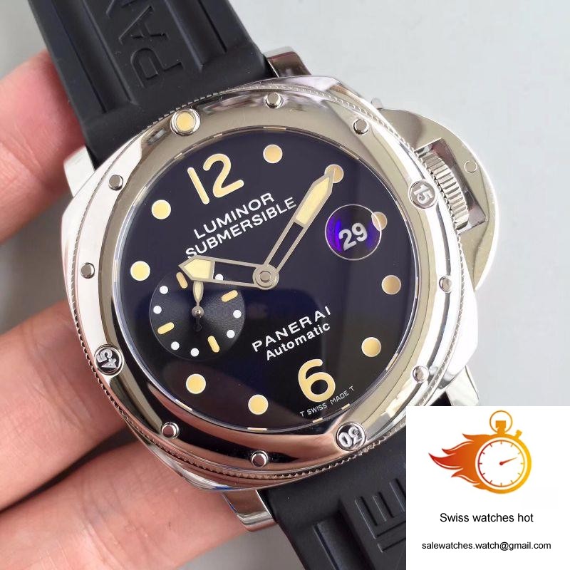Panerai Luminor Submersible PAM024 V2 Black Dial 2 Panerai Luminor Submersible PAM024 V2 Black Dial 2