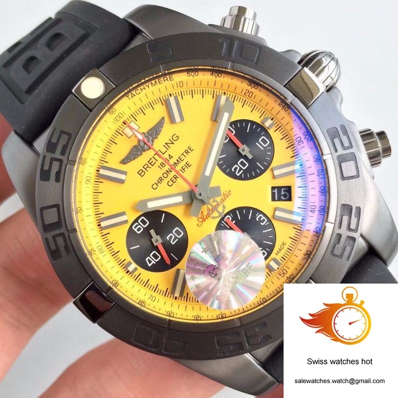Breitling Chronomat 44 Blacksteel MB0111C3/I531/262S/M20DSA.2 GF Factory Yellow Dial 4 Breitling Chronomat 44 Blacksteel MB0111C3/I531/262S/M20DSA.2 GF Factory Yellow Dial 4