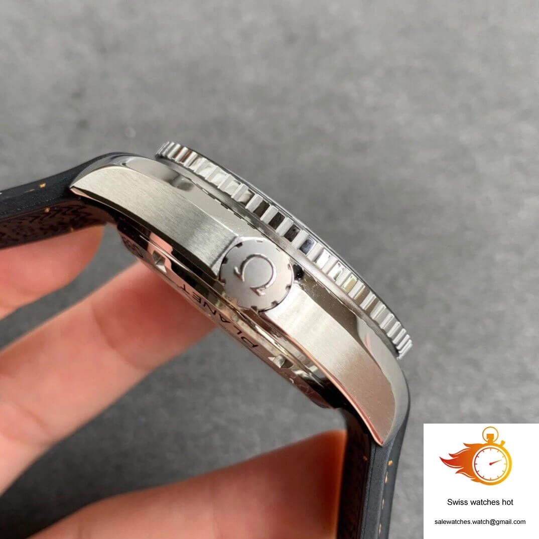Omega Seamaster 232.32.44.22.01.002 VS Factory Black Dial 4 Omega Seamaster 232.32.44.22.01.002 VS Factory Black Dial 4