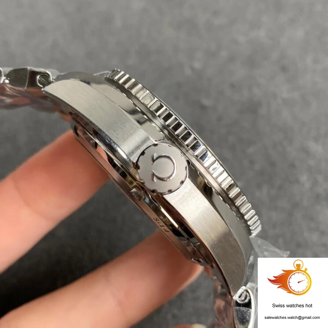 Omega Seamaster 232.30.44.22.01.001 VS Factory Black Dial 4 Omega Seamaster 232.30.44.22.01.001 VS Factory Black Dial 4