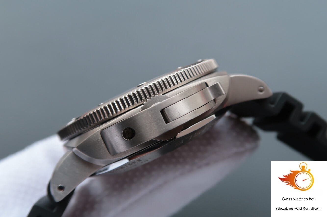 Panerai Luminor PAM00719 VS Factory Titanium Case 4 Panerai Luminor PAM00719 VS Factory Titanium Case 4