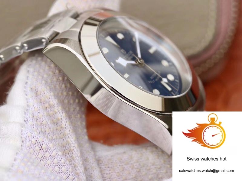 Tudor Heritage Black Bay M79540-0004 TW Factory Blue Dial 5 Tudor Heritage Black Bay M79540-0004 TW Factory Blue Dial 5