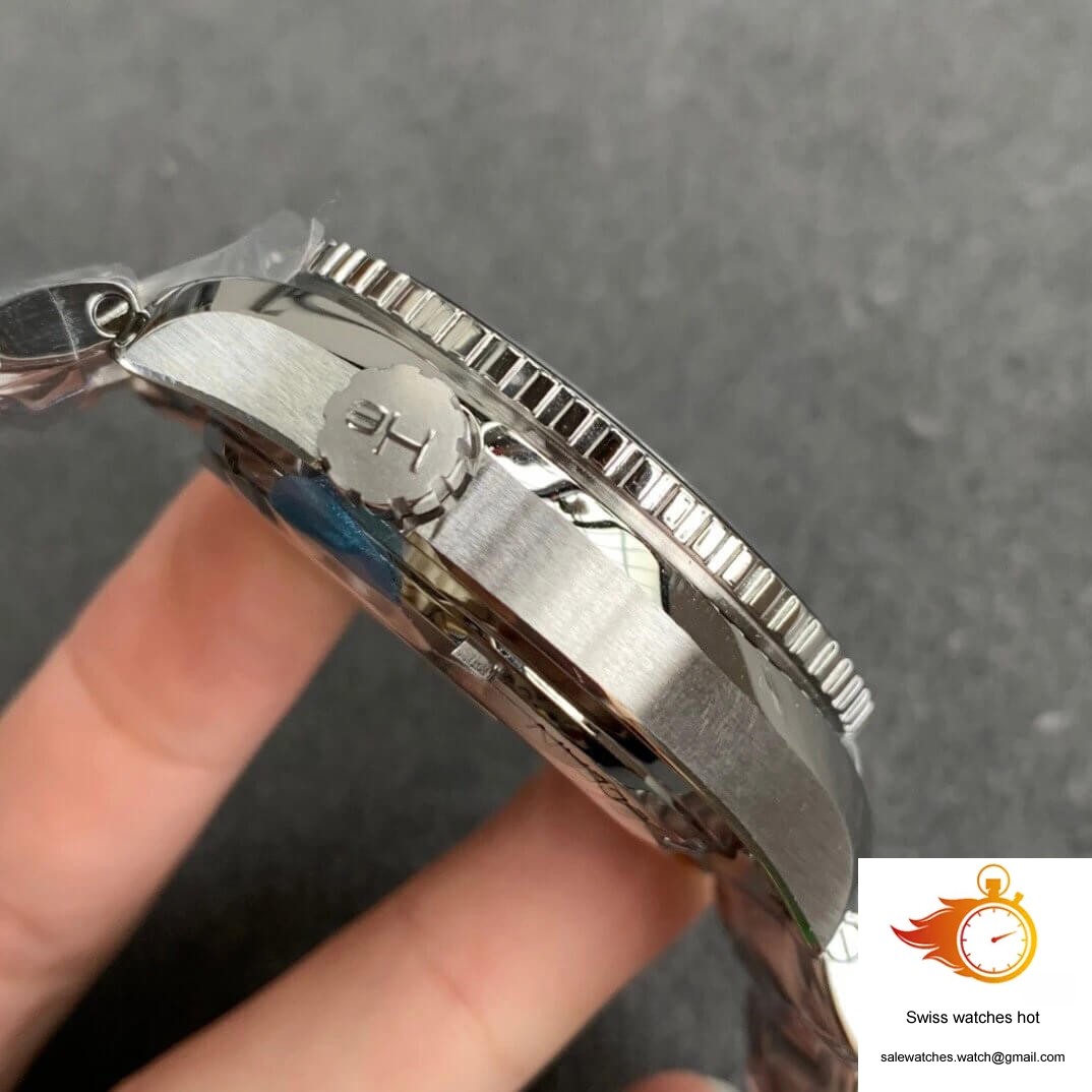 Omega Seamaster 232.30.44.22.01.001 VS Factory Black Dial 5 Omega Seamaster 232.30.44.22.01.001 VS Factory Black Dial 5