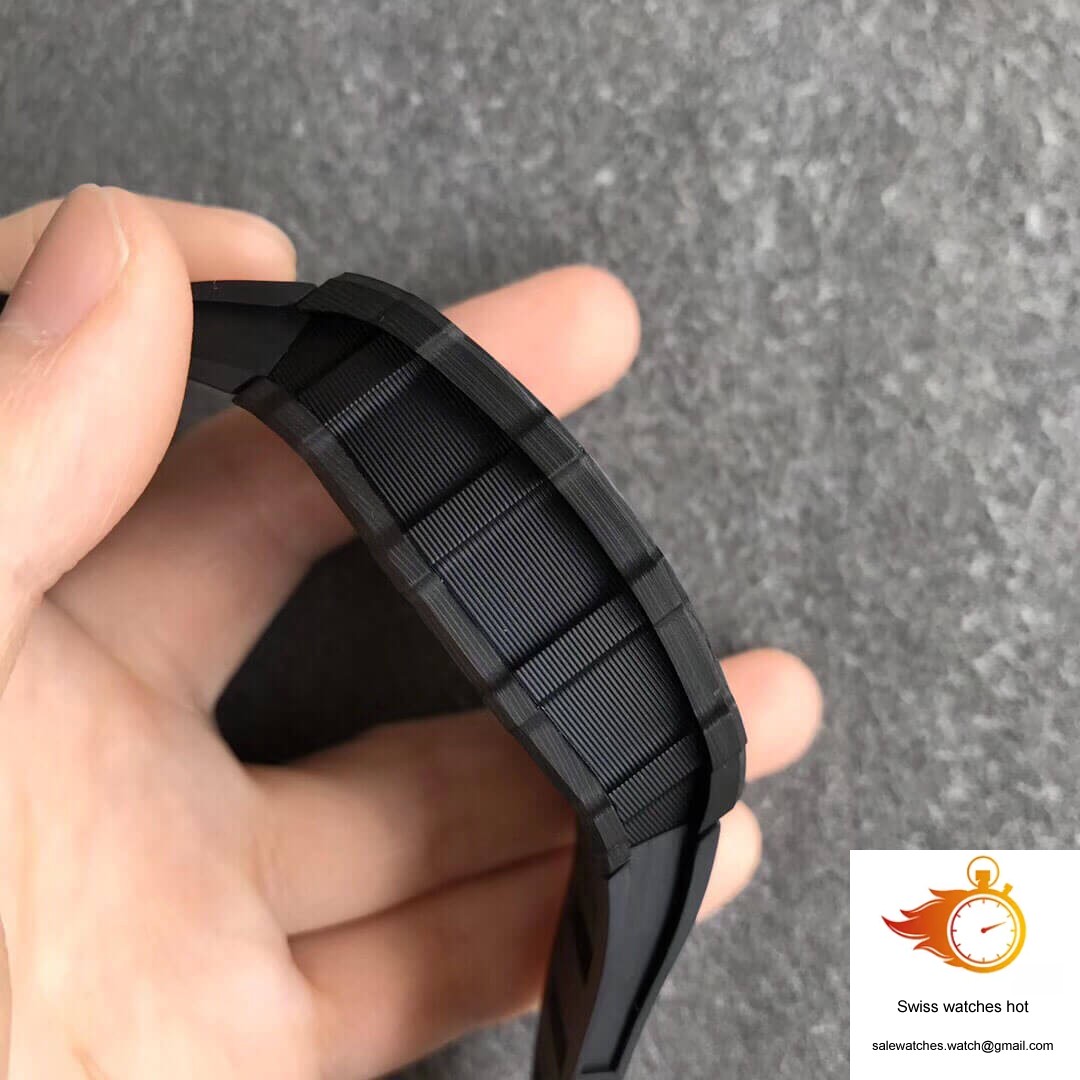 Richard Mille RM35-02 KV Factory V3 Carbon Fiber Black Strap 5 Richard Mille RM35-02 KV Factory V3 Carbon Fiber Black Strap 5