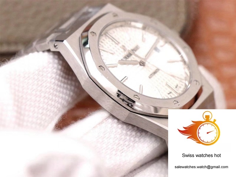 Audemars Piguet Royal Oak 15400ST.OO.1220ST.02 ZF Factory White Dial 6 Audemars Piguet Royal Oak 15400ST.OO.1220ST.02 ZF Factory White Dial 6