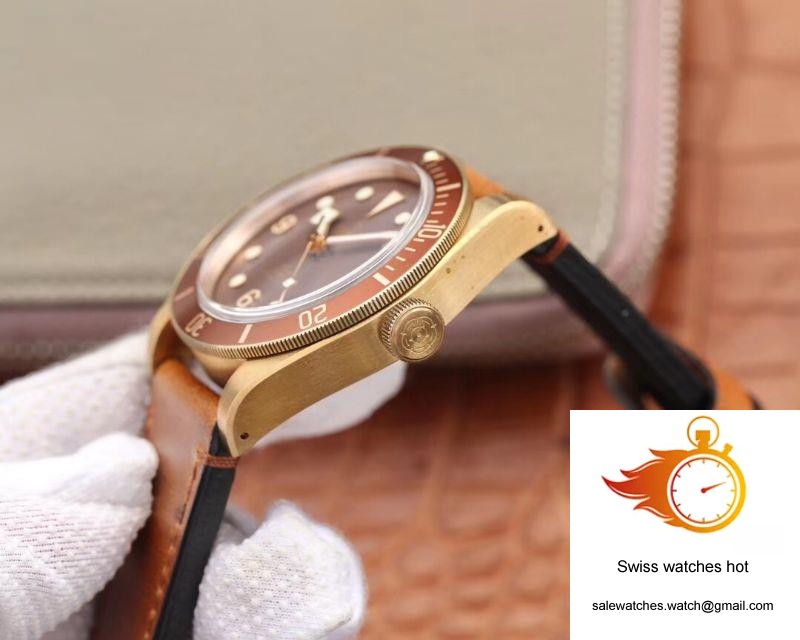 Tudor Heritage Black Bay Bronze 79250B XF Factory Brown Dial 6 Tudor Heritage Black Bay Bronze 79250B XF Factory Brown Dial 6