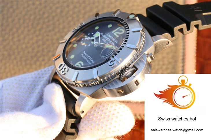 Panerai Submersible PAM 00194 VS Factory Black Dial 6 Panerai Submersible PAM 00194 VS Factory Black Dial 6