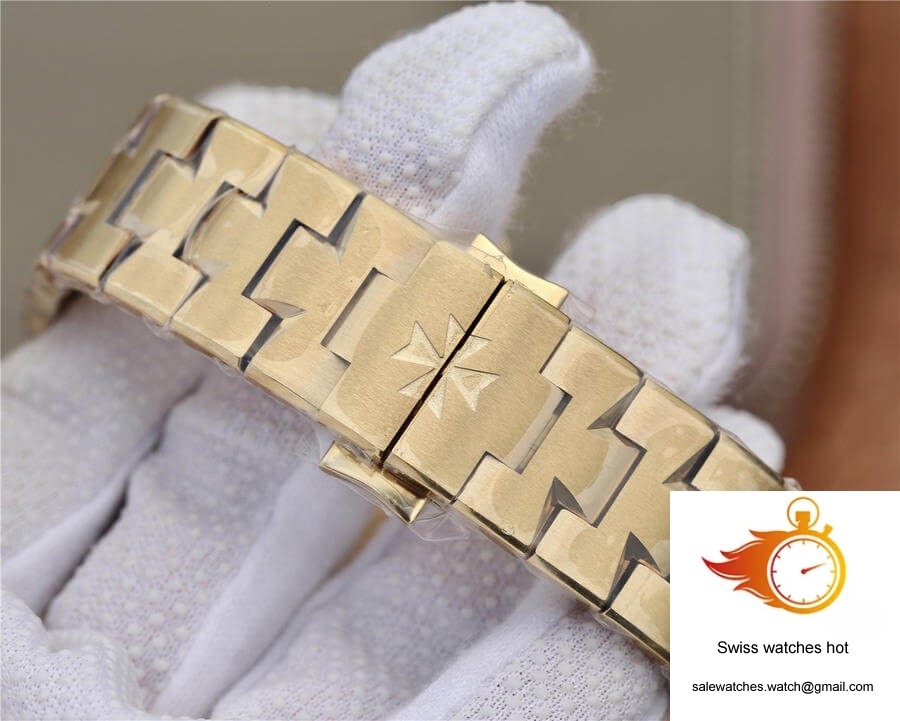 Vacheron Constantin Overseas 47450/B01J-9228 TWA Factory White Dial 8 Vacheron Constantin Overseas 47450/B01J-9228 TWA Factory White Dial 8