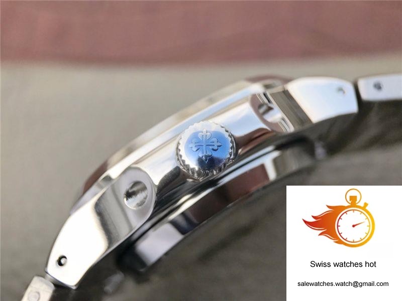 Patek Philippe Nautilus Moonphase 5712/1A-001 Blue Dial 8 Patek Philippe Nautilus Moonphase 5712/1A-001 Blue Dial 8