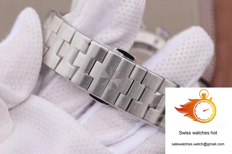 Vacheron Constantin Overseas Chronograph 5500V/110A-B075 8F Factory Silver Dial 8 Vacheron Constantin Overseas Chronograph 5500V/110A-B075 8F Factory Silver Dial 8
